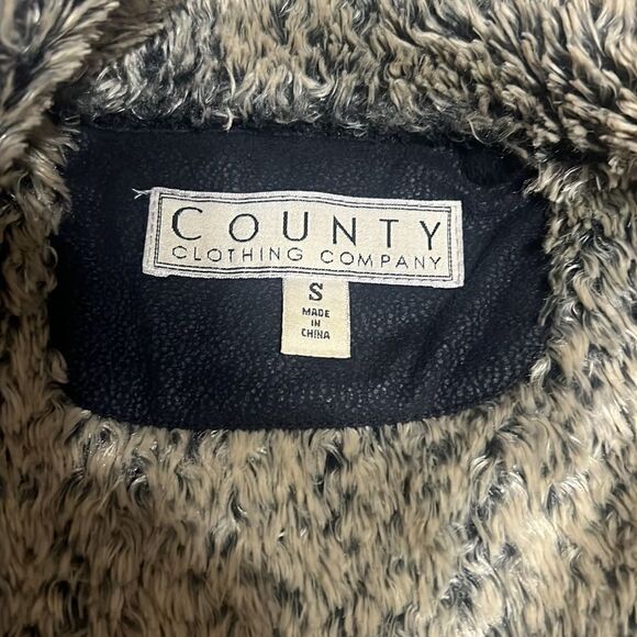 COUNTY suede/faux fur lined coat. Small - Picture 5 of 9